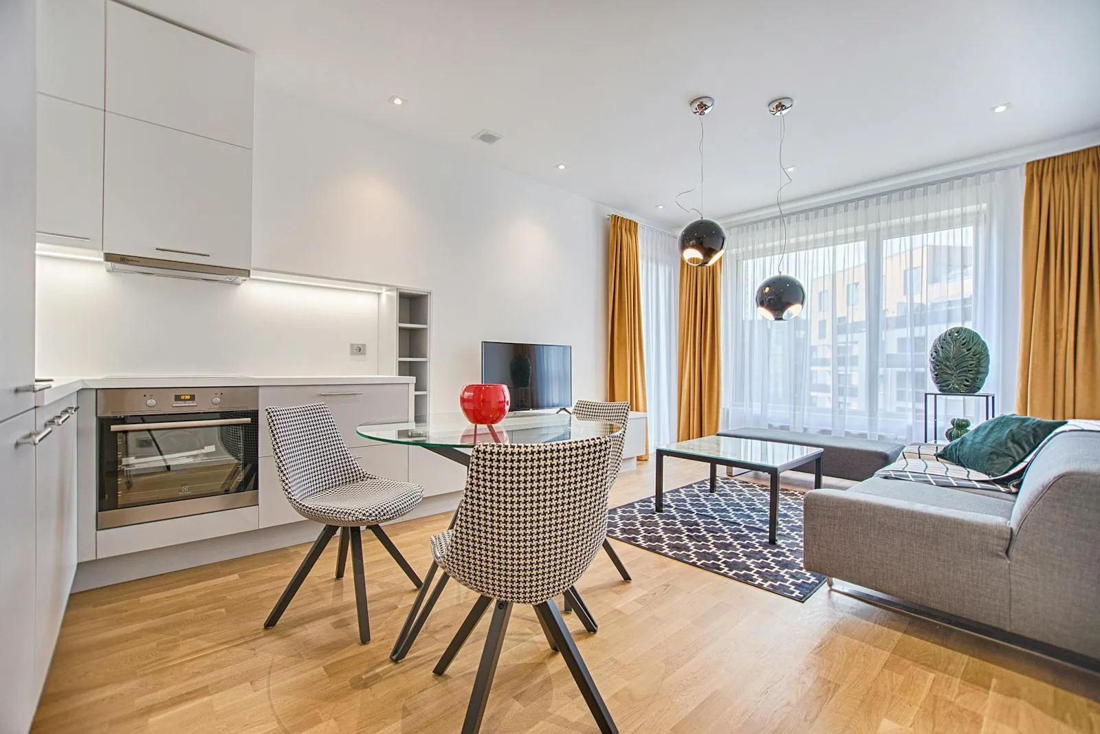 Modern open-plan kitchen and dining
