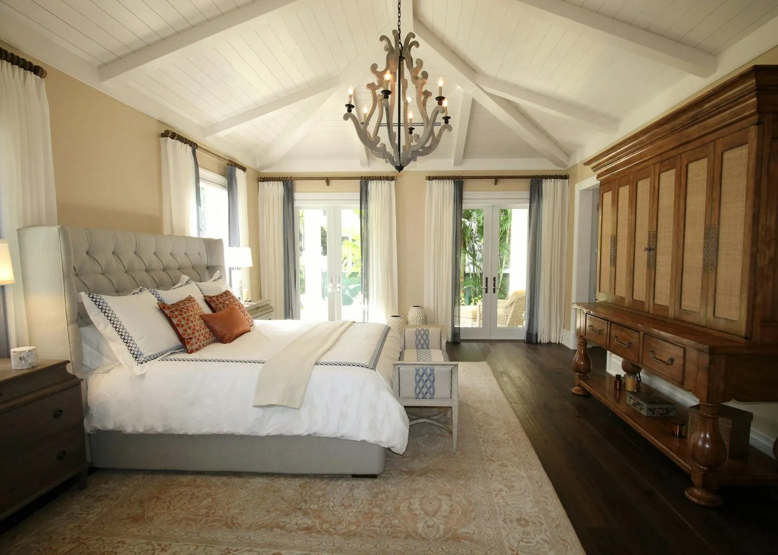 Contemporary interior design — Doyenne
