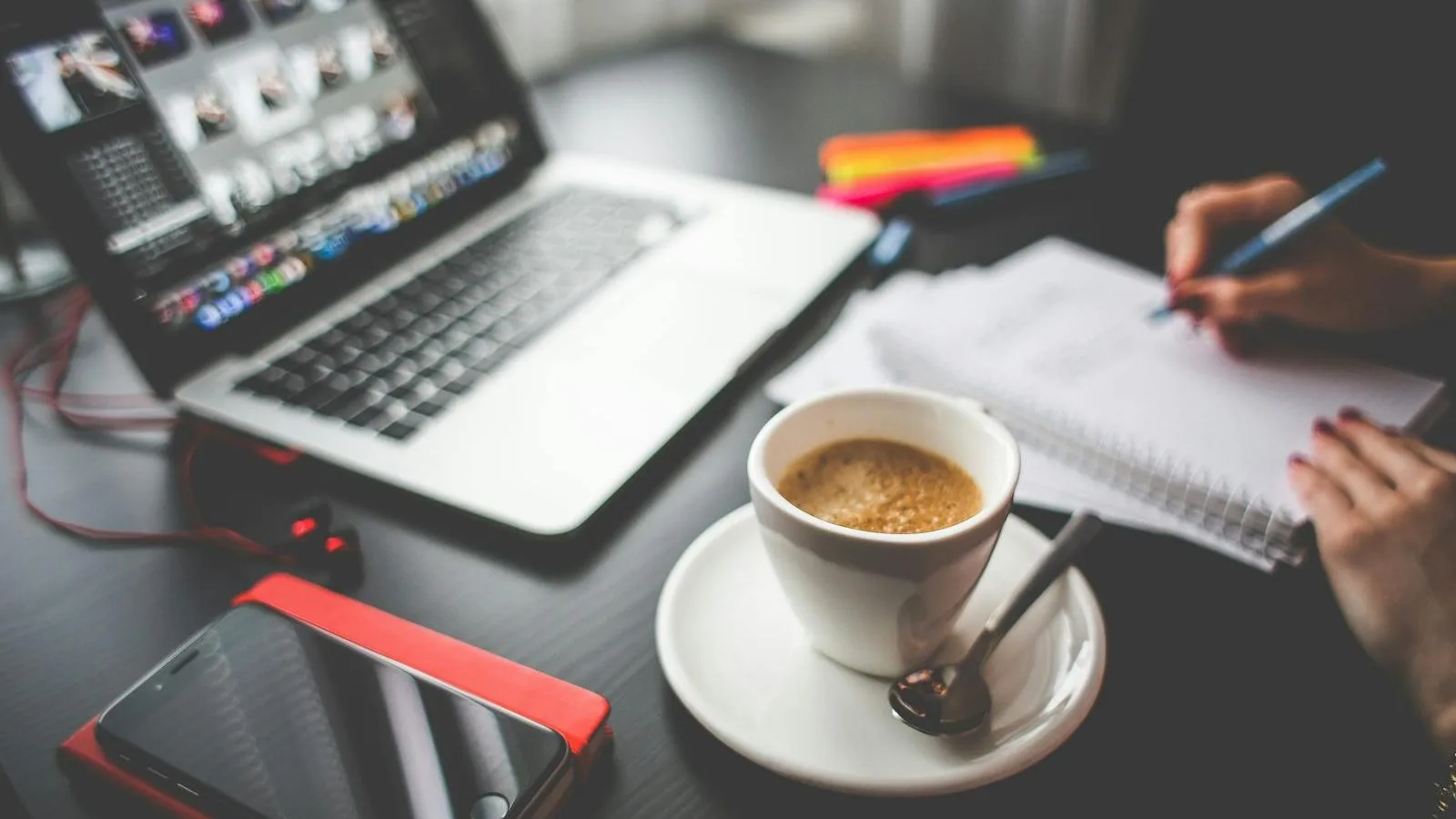 Büro-Innenarchitektur: Wie Design Produktivität & Recruiting beeinflusst